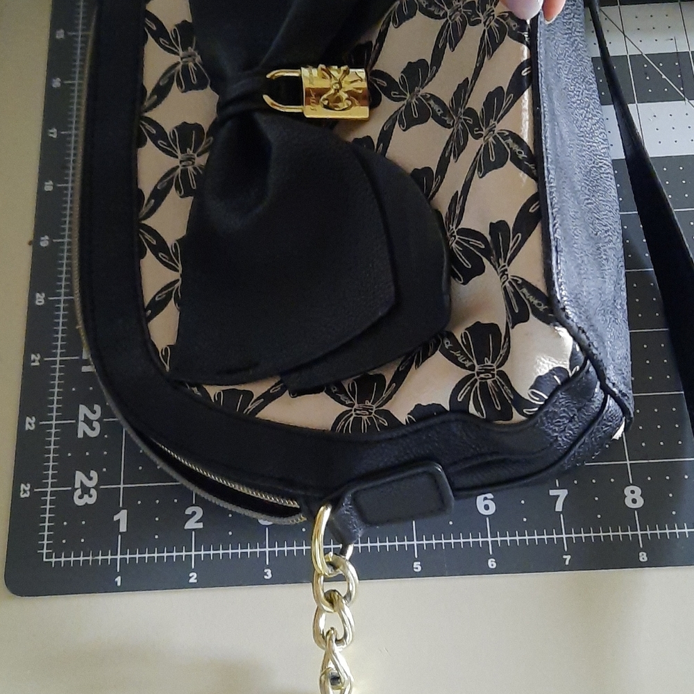 Betsey Johnson purse - Picture 13 of 14